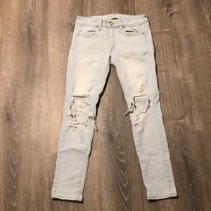 Light wash cut out jeans